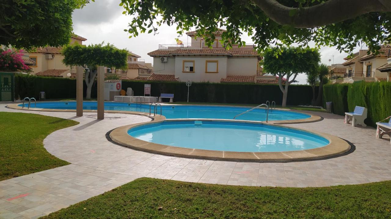 Апартаменти La Campana Dehesa de Campoamor  Екстер'єр фото